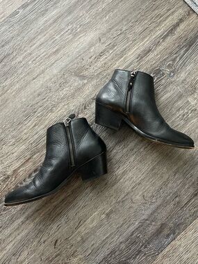 Thursday Boot Company | Black Leather Pointed Toe Side Zip Short Ankle Bootie